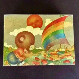 Vintage trinket box. Six Flags over Georgia. Iridescent colors. Rainbow colors